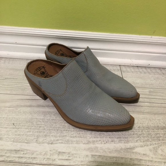 Fly London baby blue snake skin mules - Picture 3 of 5